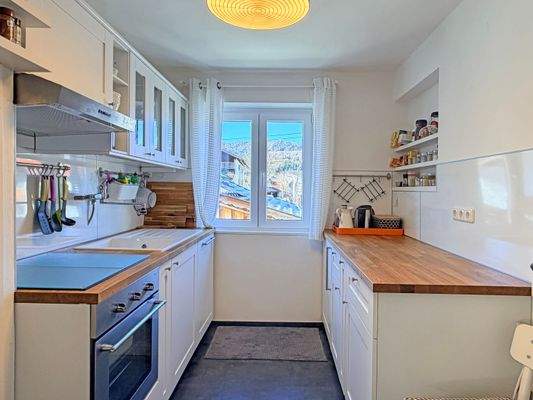 Moderne Küche im Obergeschoss