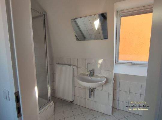 Kleines Duschbad oben