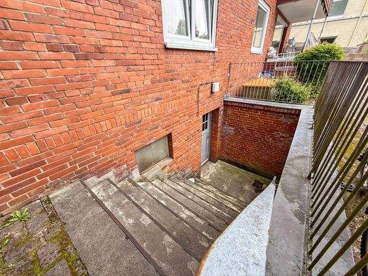 Gemeinschaftlicher Eingang zum Keller