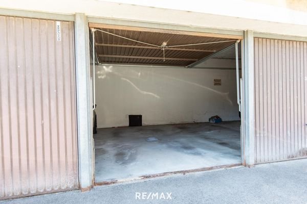 9. Garage