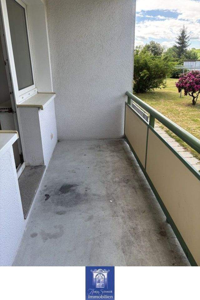 Sonnige Wohnung mit großem Balkon in ländlicher Umgebung! Modern renoviert! - Photo 4