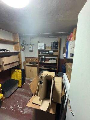 79 Kellerraum mit Gasversorgung