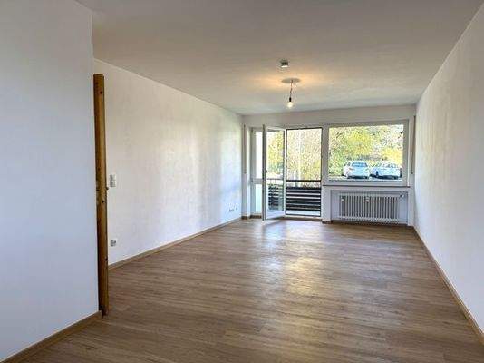 heller Wohn- und Essbereich 