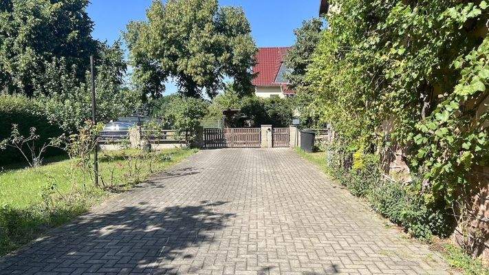 Gepflasterte Einfahrt