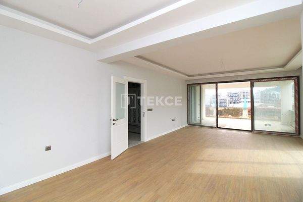 Apartment with Pool Near the Coast in Mudanya Bursa
