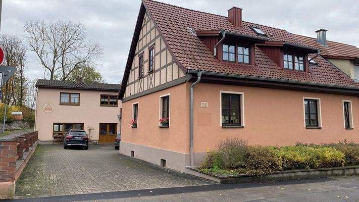 Strassenasicht von vorne