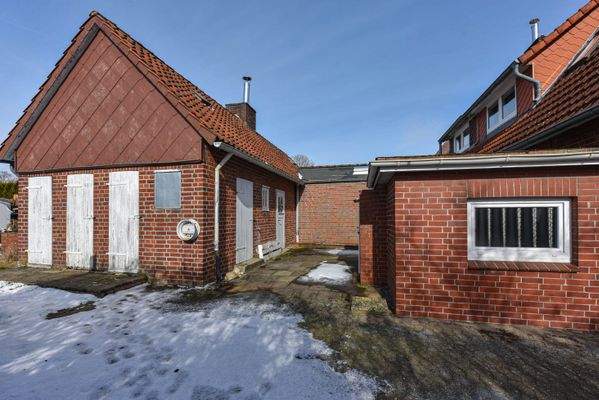 Nebengebäude mit Werkstatt 