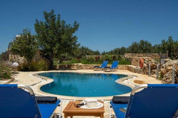 Kreta, Melidoni: Charmante möblierte Villa mit atemberaubender Aussicht zu verkaufen