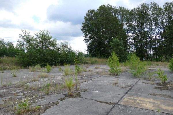 Grundstück      .jpeg