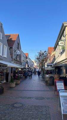 V1643 Impressionen - Haupteinkaufstraße Neue Straße