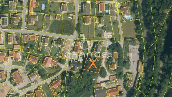 Luftansicht mit Parzellenkarte