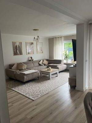 Helles, großes Wohnzimmer