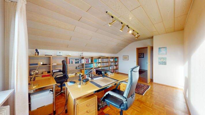 Hochw. 1FH, DG Computerraum