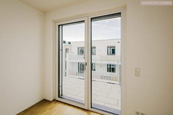 Loggia/Bilder einer identen Wohnung im Haus