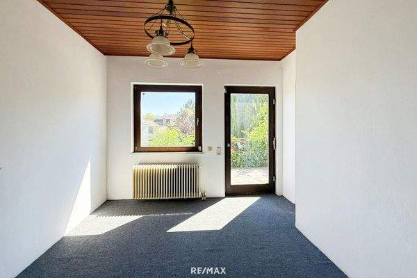 Zimmer OG mit Schrankraum