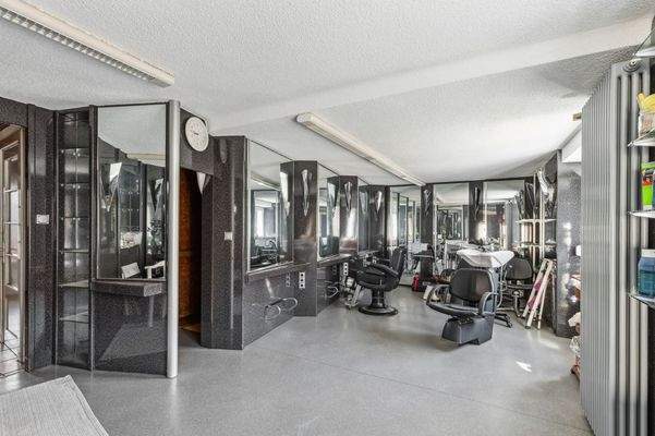 Salon - Hinterer Bereich