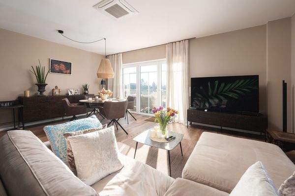 Wohn-/Essbereich (Wohnung 8)