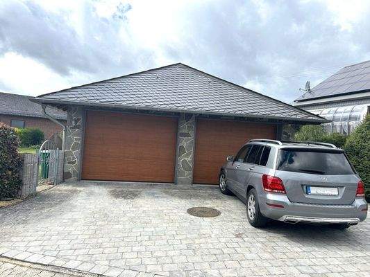 neue Doppelgarage (ca. 6,50 x 7,0 Meter)