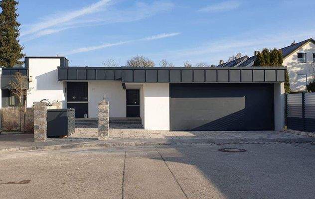 Große Doppelgarage Haupthaus 