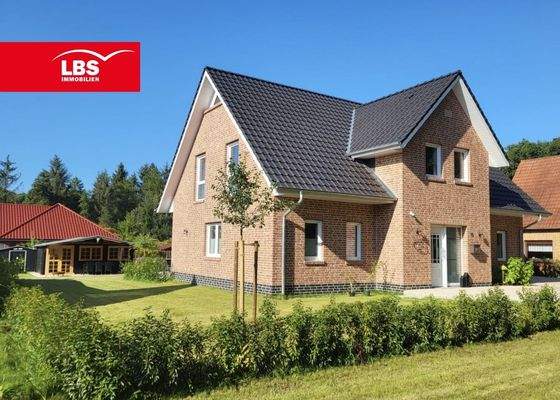 Großer Garten ums Haus herum