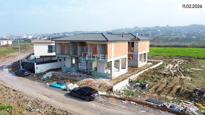 Spacious 5-Bedroom Villas with Pool and Garden in Samanlı