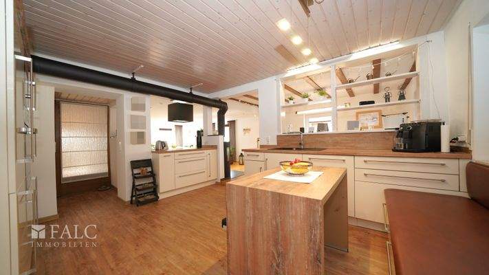 Helle Einbauküche (1. OG)