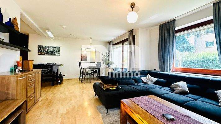 Wohn / Esszimmer / Zugang Terrase + Garten