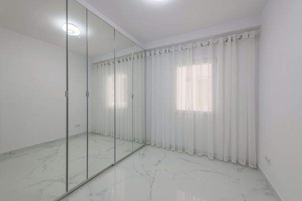 Walk-in closed master suite