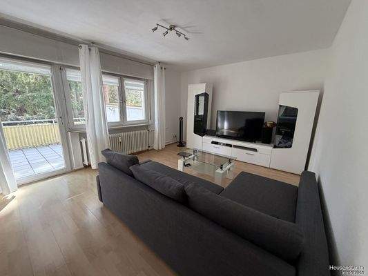 Wohnzimmer - Wohnung rechts