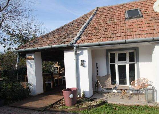 Überdachte Sommerküche