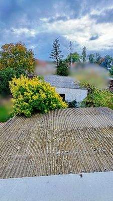 Schlafzimmer Blick auf Grundstück