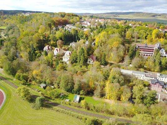  Luftaufnahme ÜBERSICHT - Haus in der Bildmitte