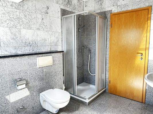 Badezimmer DG - 2.jpg