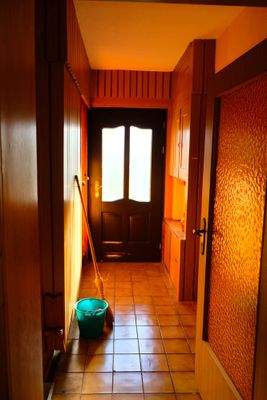 09 Eingangsbereich - Flur.JPG