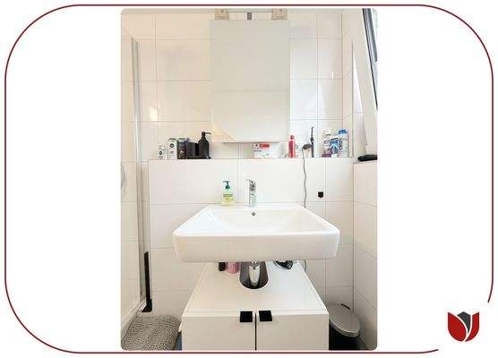 Saniert: modernes Duschbad