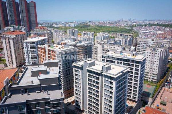 Apartments in an Advanced Complex in Esenyurt