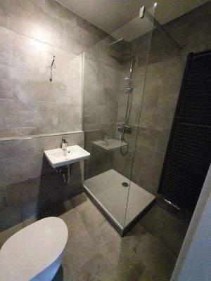 Blick in das Gästebadezimmer