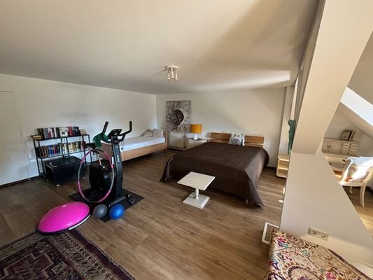 Schlafzimmer 1
