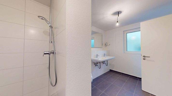 DG - Tageslichbad mit Dusche