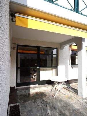 Bild 8_Blick von der Terrasse zum Essbereich.JPG