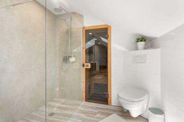 Badzimmer + Sauna OG