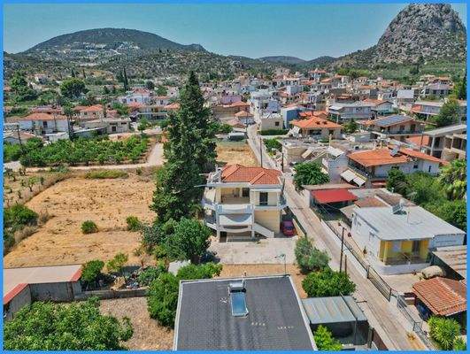 f557aa744bf9410b9bef5e3b63f99018-original