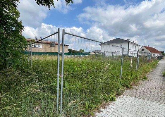 Grundstück linke Seite