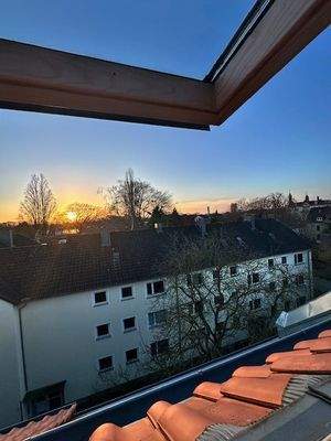 Blick durch das Dachfenster Richtung Westen