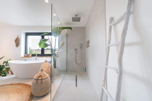 Große begehbare Dusche