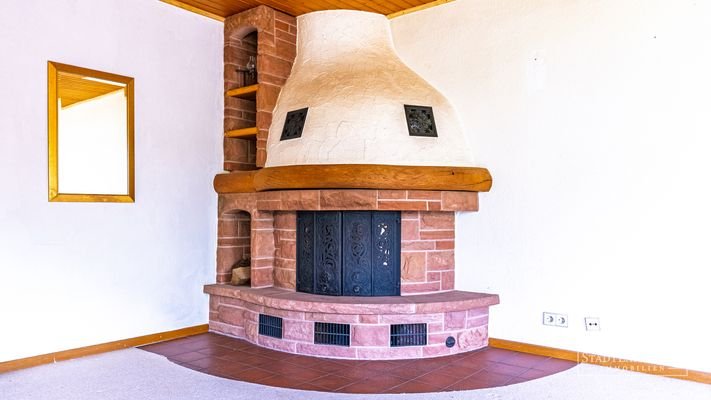 OG - Kamin im Wohnzimmer