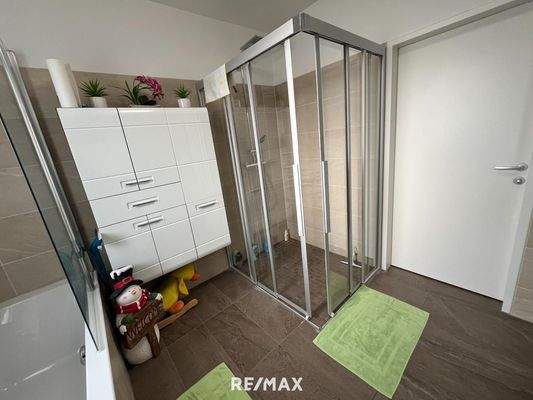 1. Obergeschoss - Badezimmer