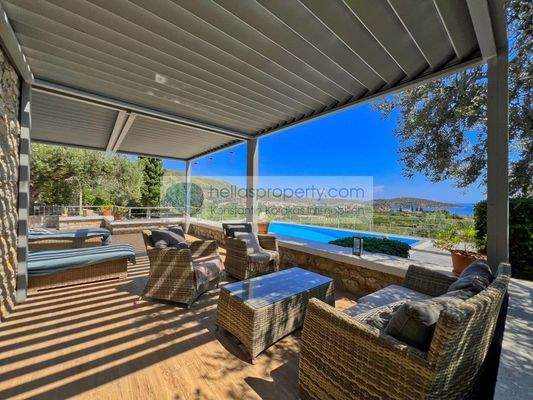 c922af5b2c774f3b8ff42c9db7d37e81-original