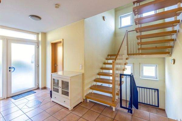 Eingangsbereich / Treppenaufgang