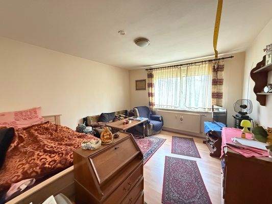 Wohnung links Wohn-Schlafzimmer